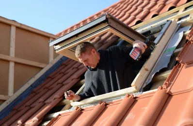 Pose de fenêtres de toit Velux à Neuvilly